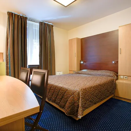 Hotel Terminus Montparnasse-3